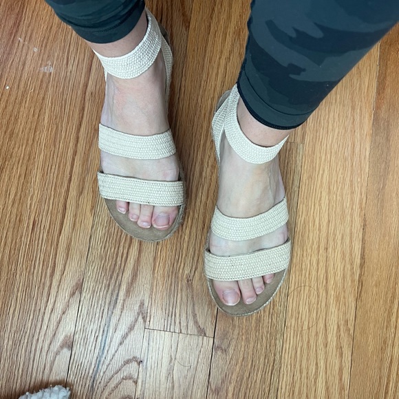 Sandals - Picture 2 of 3